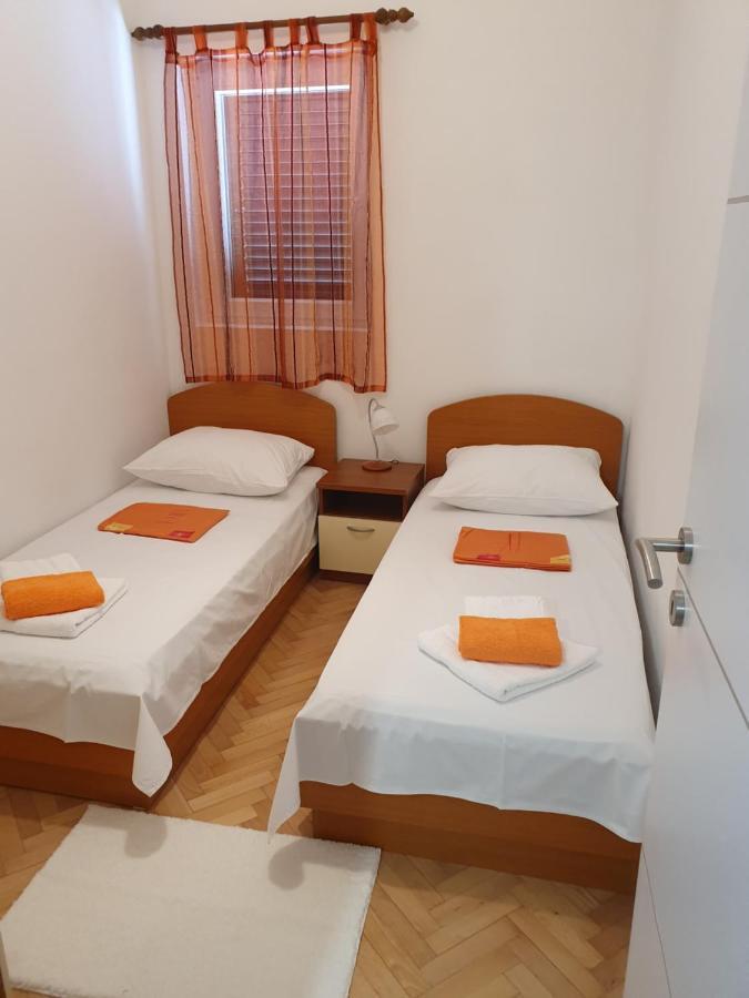 Apartmani Kunteja Pag Town Dış mekan fotoğraf